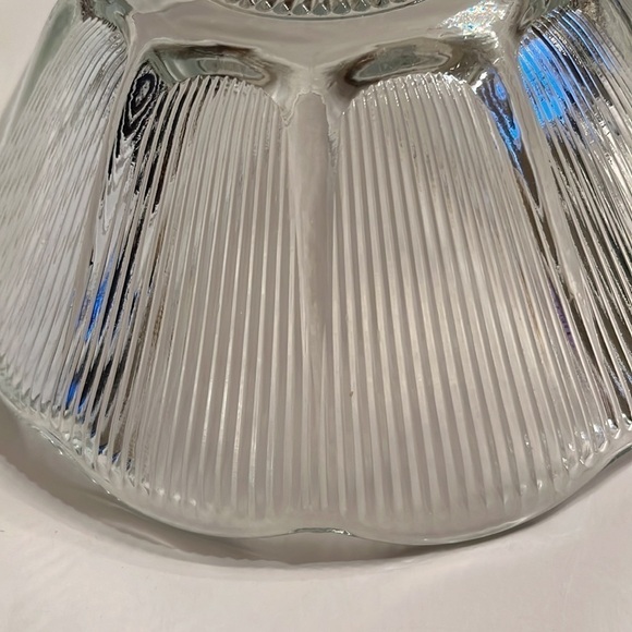 Vintage Glass Serving Bowl Centerpiece - Picture 3 of 10